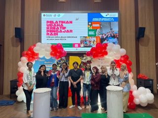 Pertamina Patra Niaga Regional Sulawesi Melalui IT Bitung Dorong Kemandirian Kelompok Binaan Lewat Pelatihan Kreasi Dekorasi Acara