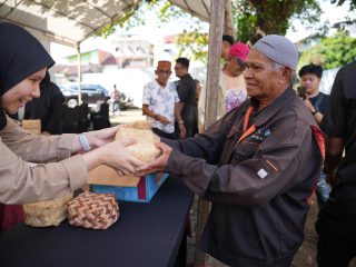 Iduladha Jadi Momentum Kebersamaan, Pertamina Patra Niaga Regional Sulawesi Tebar Ribuan Paket Daging Kurban di Berbagai Wilayah Operasi