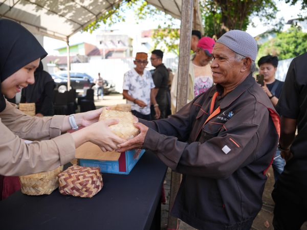 Iduladha Jadi Momentum Kebersamaan, Pertamina Patra Niaga Regional Sulawesi Tebar Ribuan Paket Daging Kurban di Berbagai Wilayah Operasi