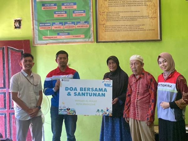 Pertamina Patra Niaga Regional Sulawesi Salurkan Santunan bagi Anak Yatim dan Dhuafa Lintas Agama di Makassar
