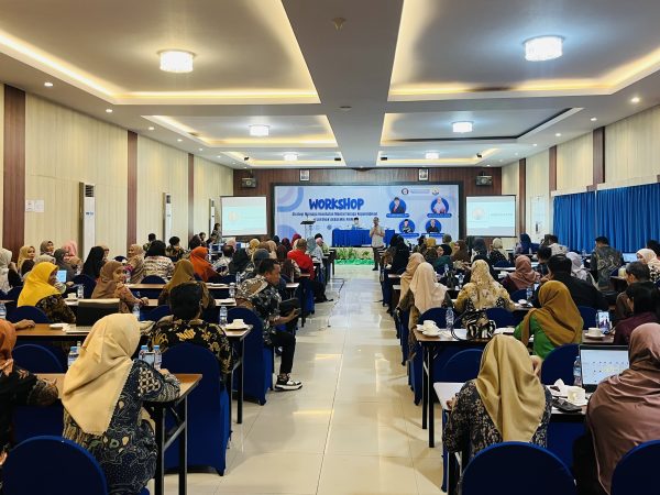UPA BK UHO Gelar Workshop, 150 Tenaga Kependidikan Dibekali Strategi Jaga Kesehatan Mental