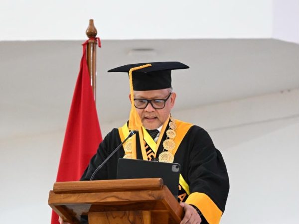 UHO Kukuhkan 9 Guru Besar, Target 250 Profesor Sebelum 2030