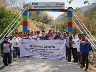 Langkah Warga Pegunungan Kini Semakin Aman, Pertamina Resmikan Rehabilitasi Jembatan Gantung Kaluppini di Enrekang