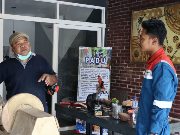Pertamina Patra Niaga Regional Sulawesi Melalui IT Bitung Dorong Kemandirian Penyandang Disabilitas melalui PADU dan Kerajinan Limbah Kelapa