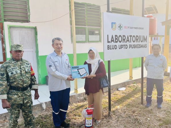 PT DSSP Power Kendari Perkuat Keselamatan Puskesmas Lalowaru, Salurkan Penerangan dan APAR